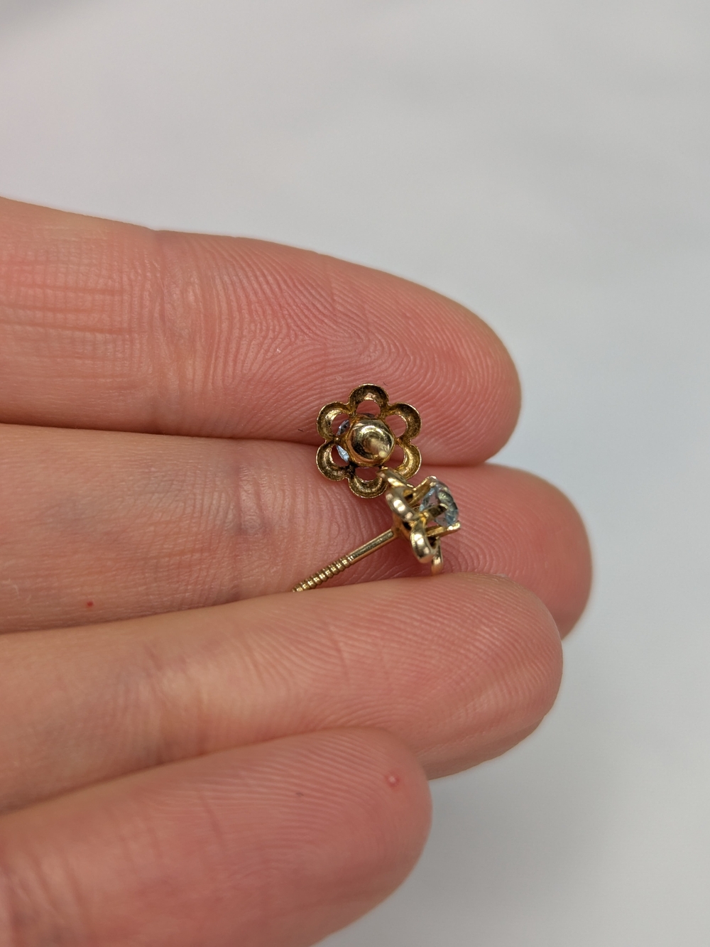 Solid 10 K Gold Flower Stud Earrings - Picture 6 of 10